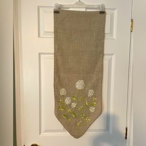 Never used linen table runner